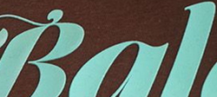 Luźny t-shirt krótki rękaw damski z napisem