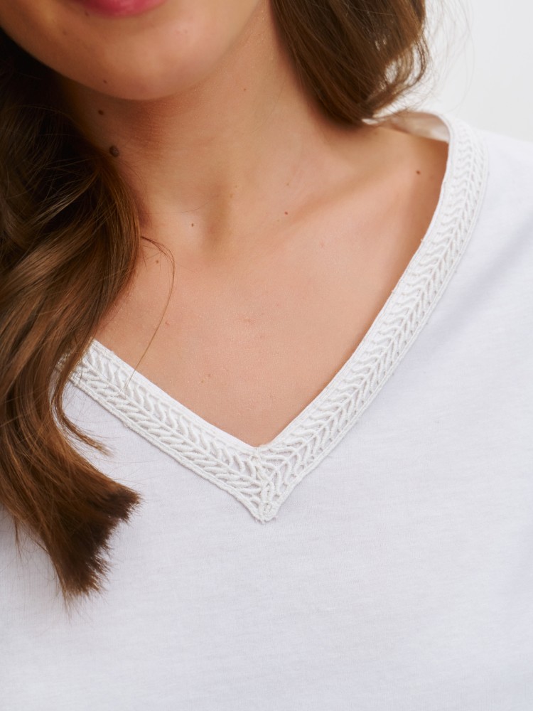 Bluzka z dekoltem Bluzka z dekoltem