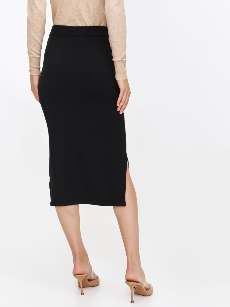 Ołówkowa spódnica z rozcięciami  Ołówkowa spódnica z rozcięciami