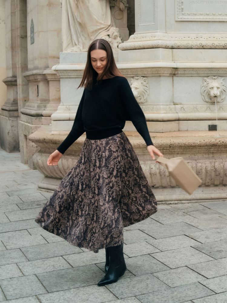 Trapezowa spódnica w zwięrzęcy print 