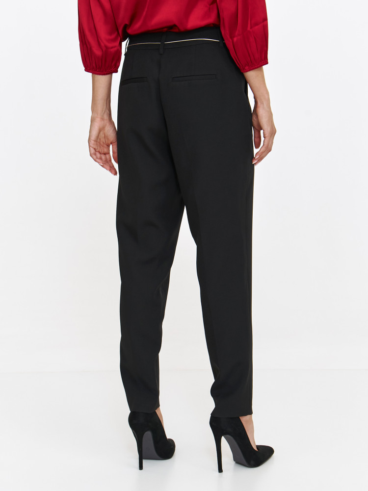 Eleganckie cygaretki damskie z paskiem 