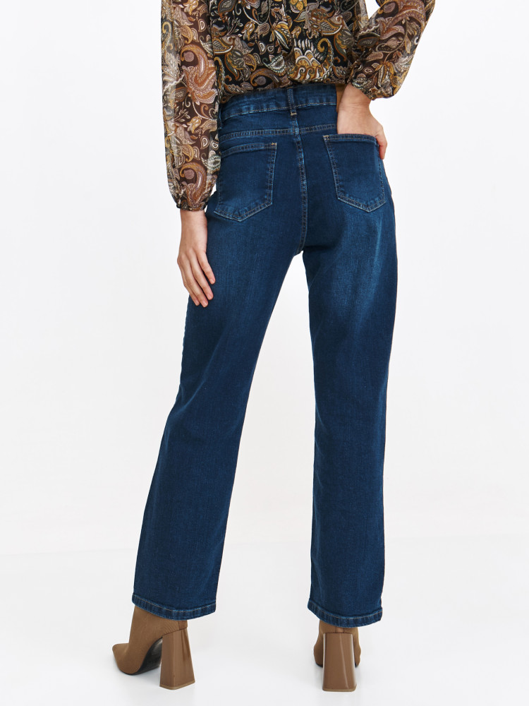 Granatowe jeansy o prostym fasonie 