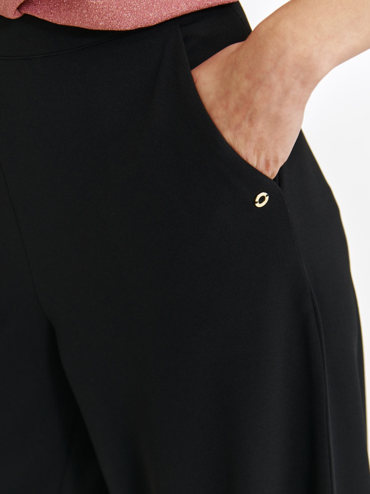 Spodnie z szeroką nogawką z gumą w pasie 