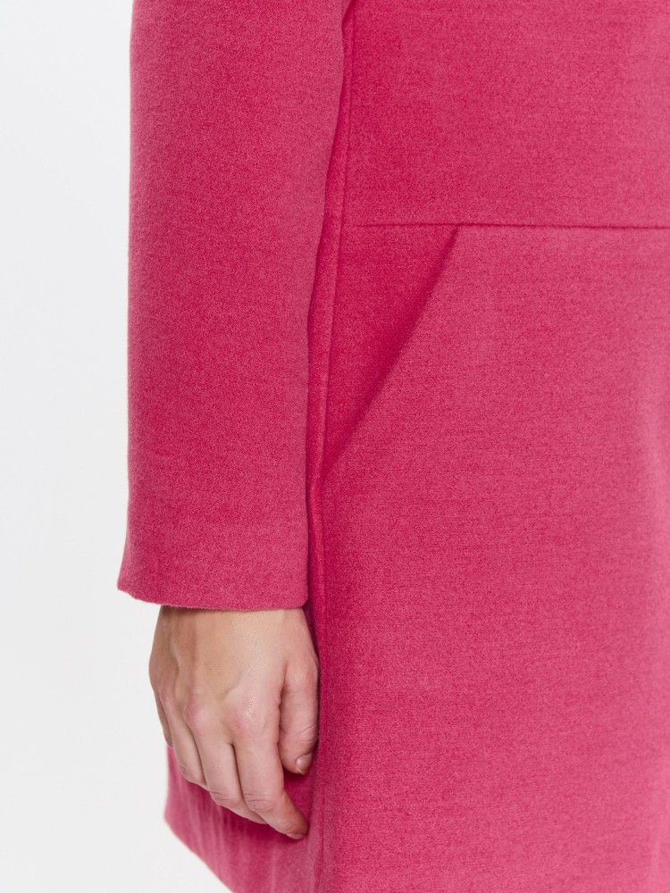 Płaszcz damski, prosty ze stójką i przeszyciami