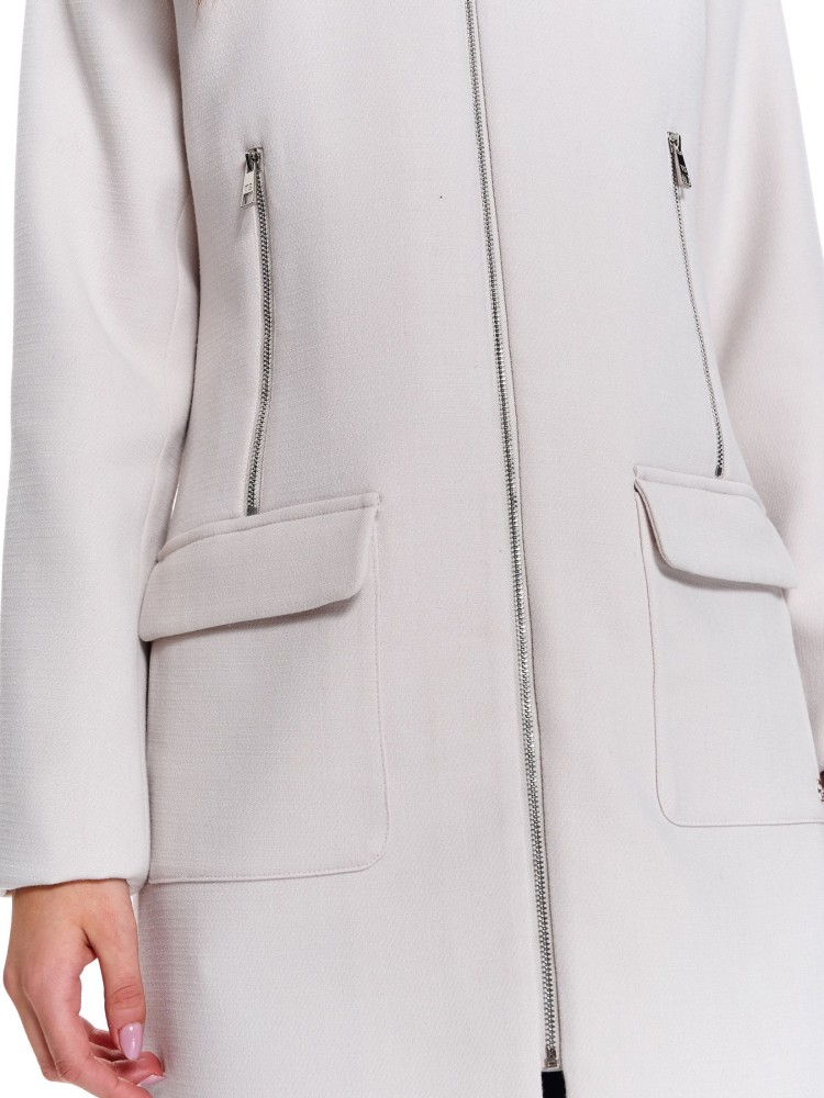 Płaszcz zapinany na suwak