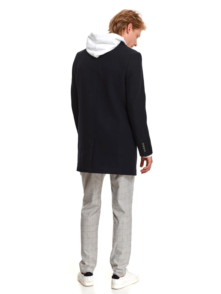 Płaszcz o klasycznym kroju