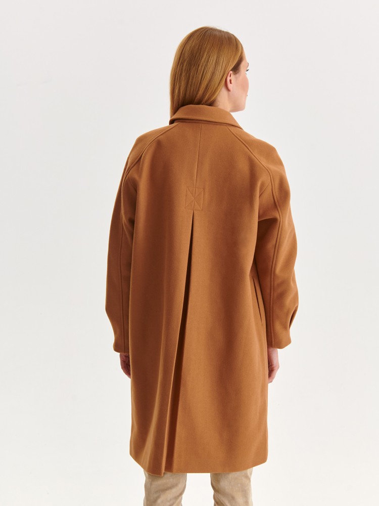 Klasyczny płaszcz z kieszeniami