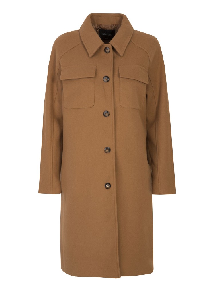 Klasyczny płaszcz z kieszeniami