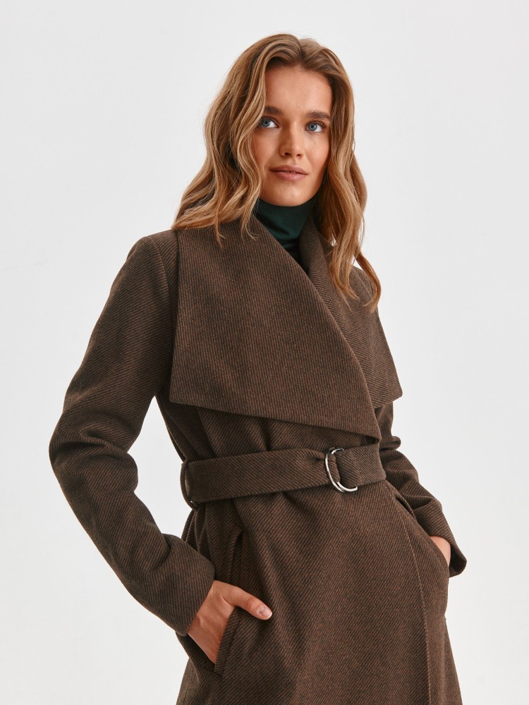 Długi płaszcz z paskiem