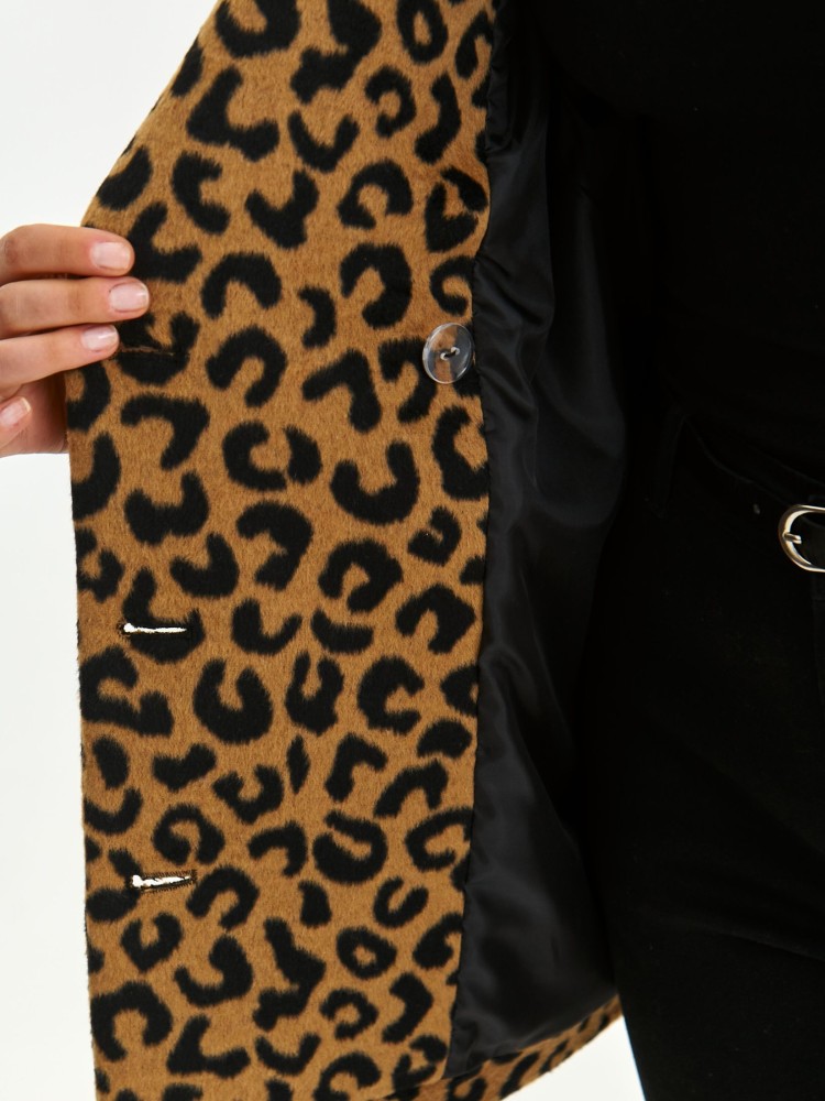 Krótki płaszcz z motywem zwierzęcym