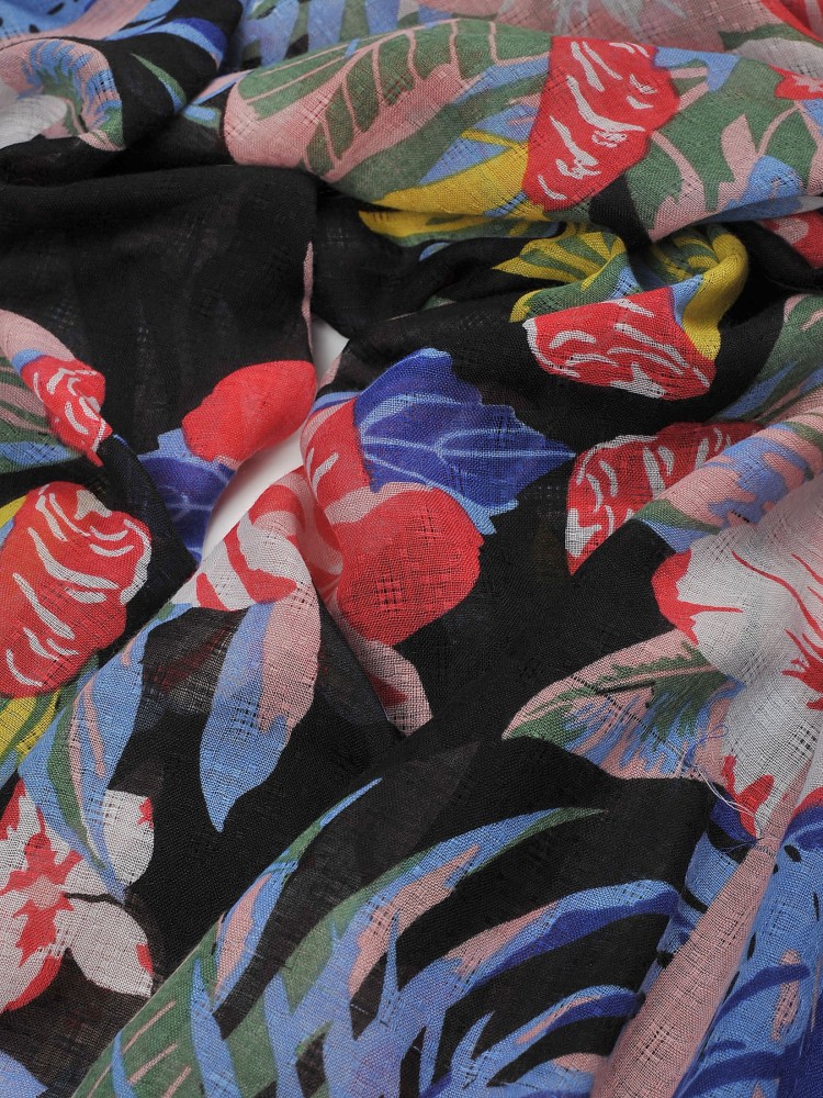 Cienki szalik z motywem kwiatowym