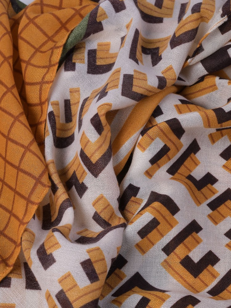 Szalik damski z cienkiego materiału