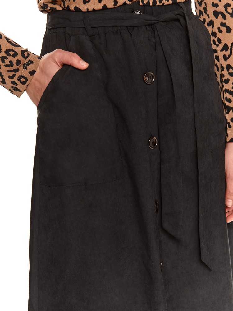 Trapezowa spódnica midi zapinana na guziki