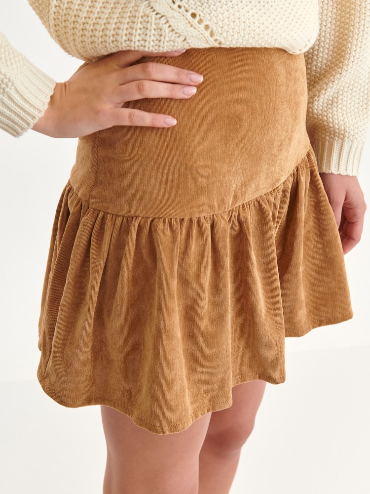 Sztruksowa mini spódnica z falbaną