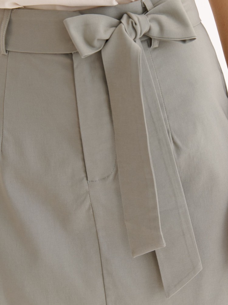 Mini spódniczka z wiązaniem Mini spódniczka z wiązaniem