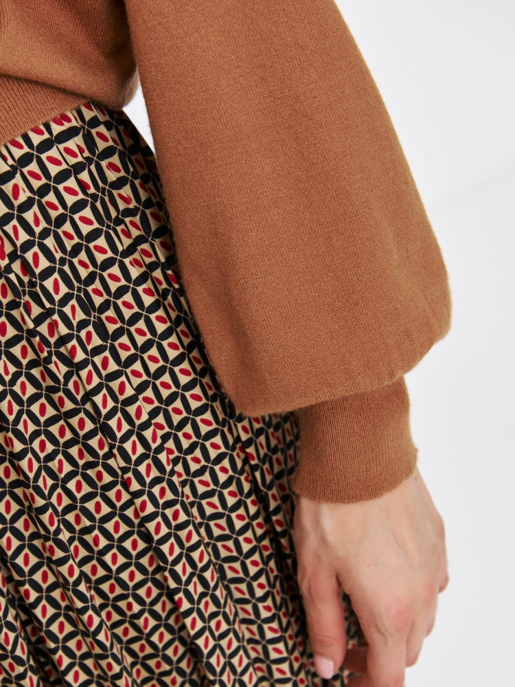 Luźny kardigan damski na guziki w kolorze camel 