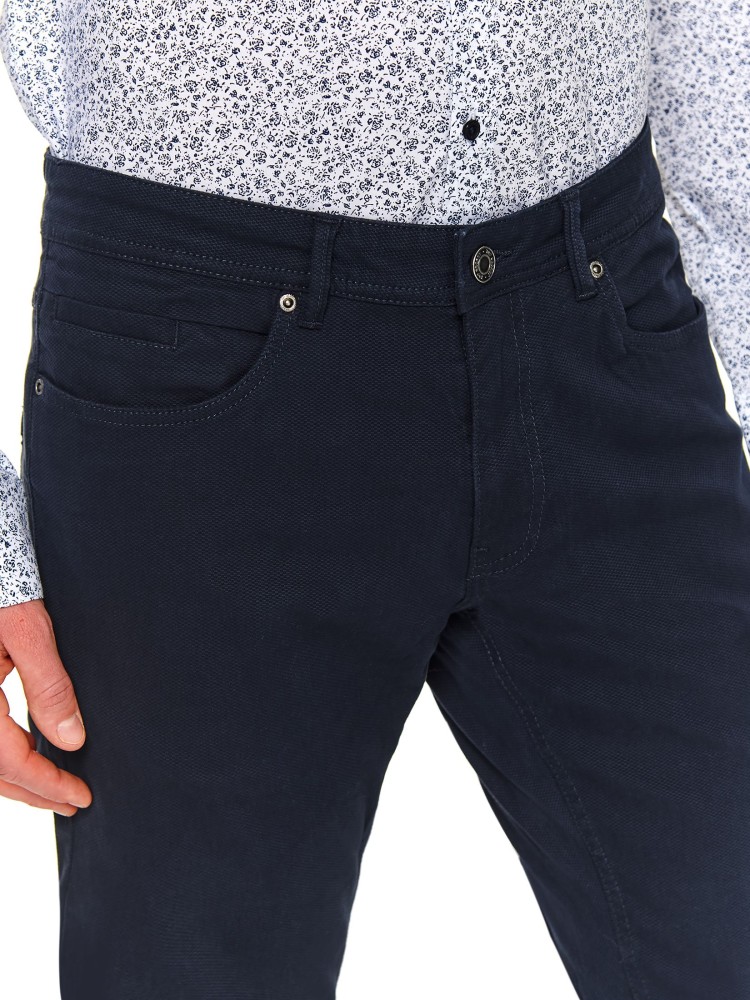 Spodnie ze strukturalnej tkaniny dopasowane Spodnie ze strukturalnej tkaniny dopasowane