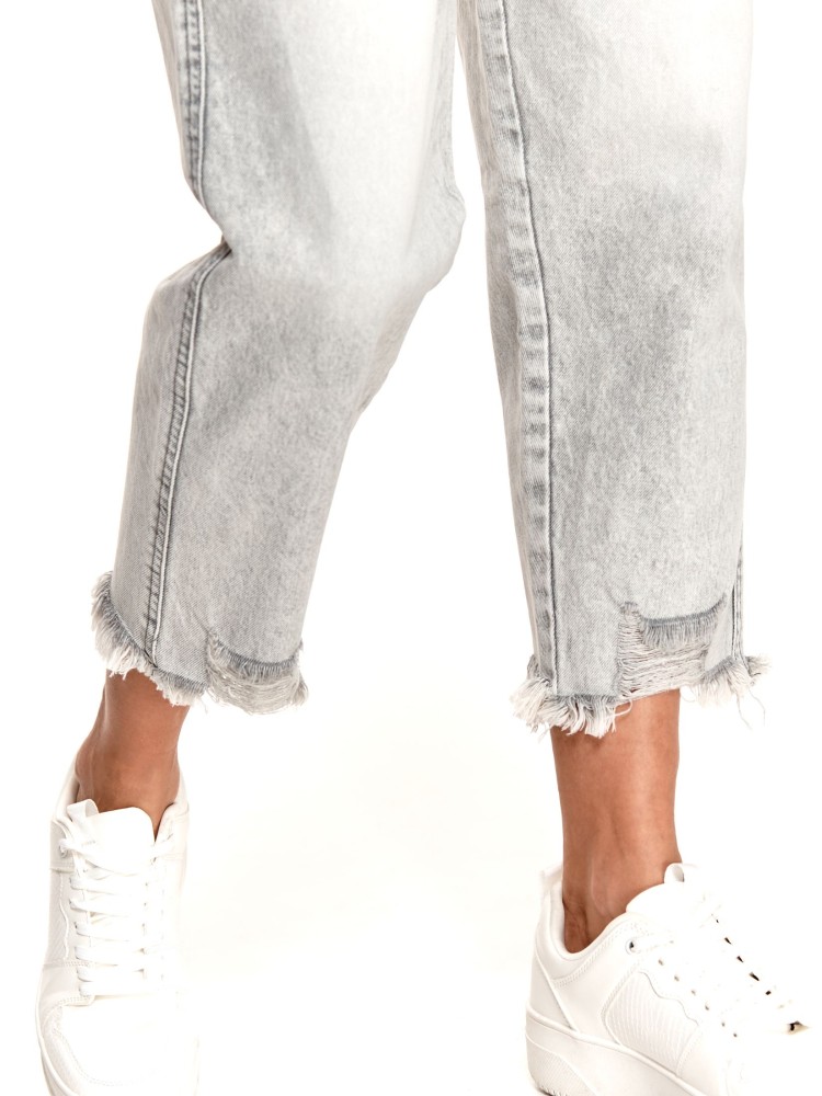 Jeansowe spodnie z przetarciami