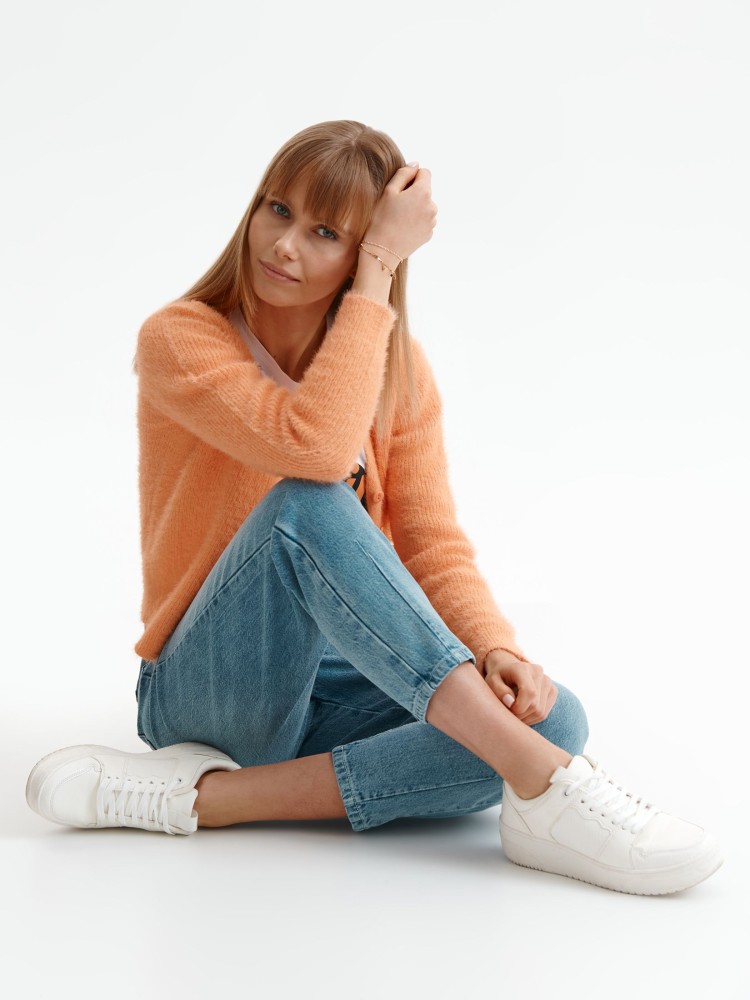 Jeansy z ozdobnymi zaszewkami Jeansy z ozdobnymi zaszewkami