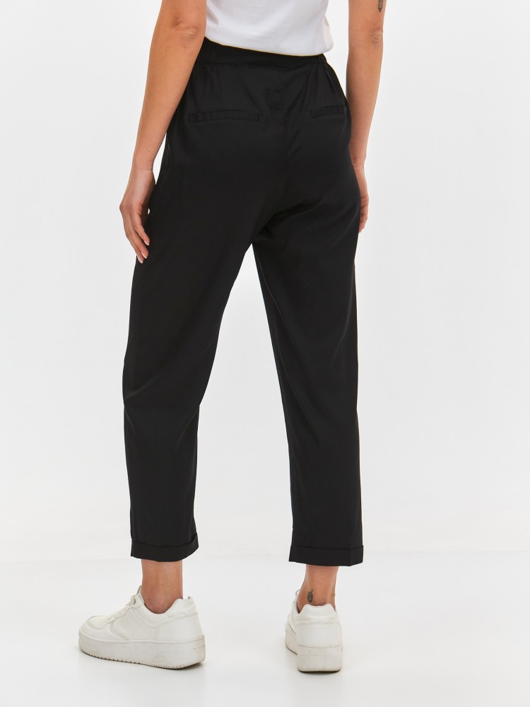 Proste spodnie damskie o długości 7/8 Proste spodnie damskie o długości 7/8