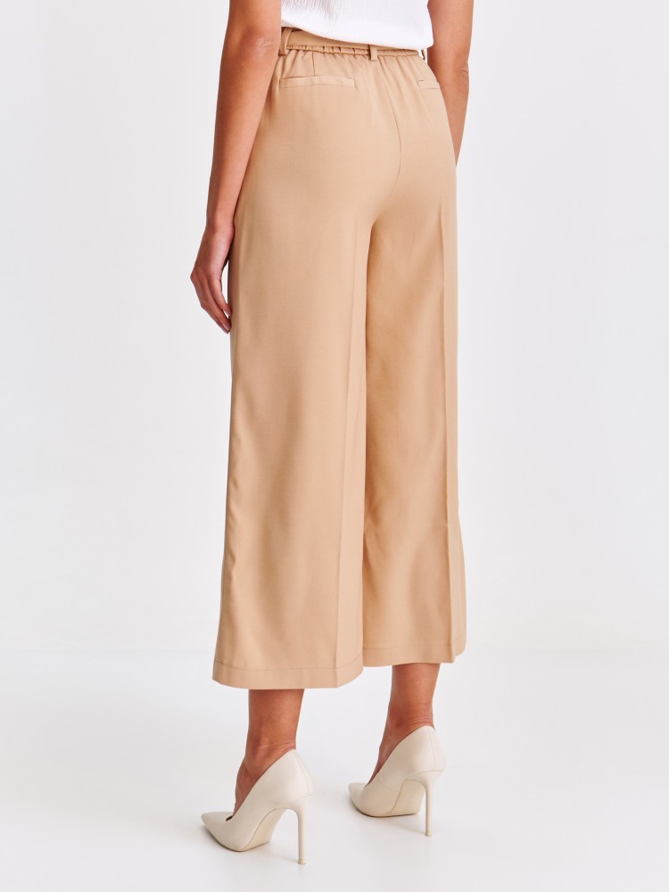 Spodnie z wiązaniem w pasie Spodnie z wiązaniem w pasie