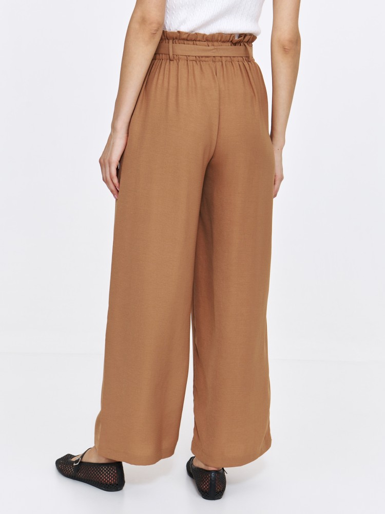 Beżowe spodnie z wiązaniem w pasie