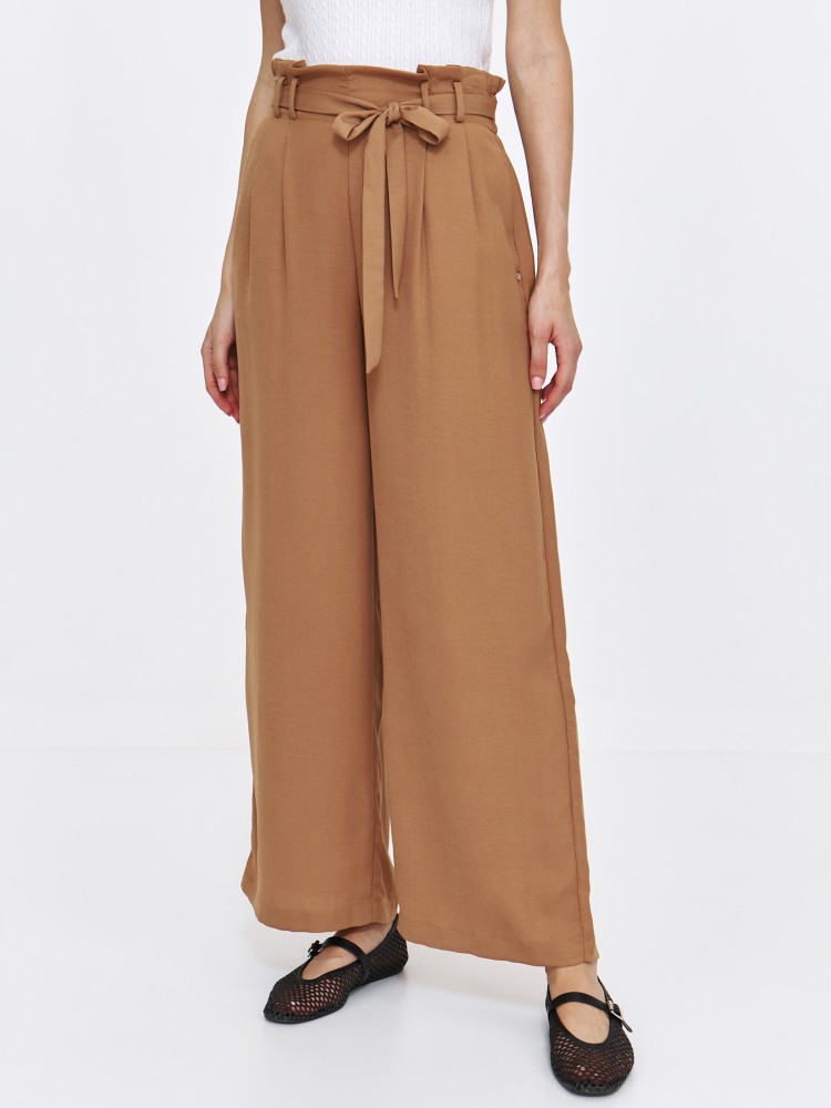 Beżowe spodnie z wiązaniem w pasie