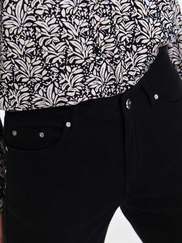 Czarne spodnie rurki damskie