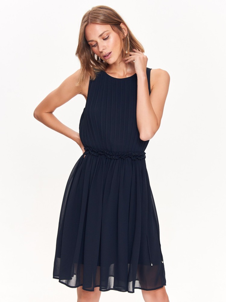 Plisowana sukienka z gumką w pasie