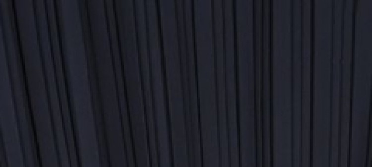 Plisowana sukienka z gumką w pasie