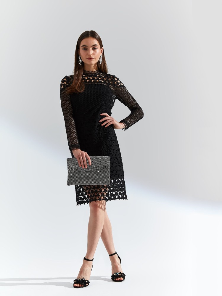 Koronkowa sukienka w gwiazdki