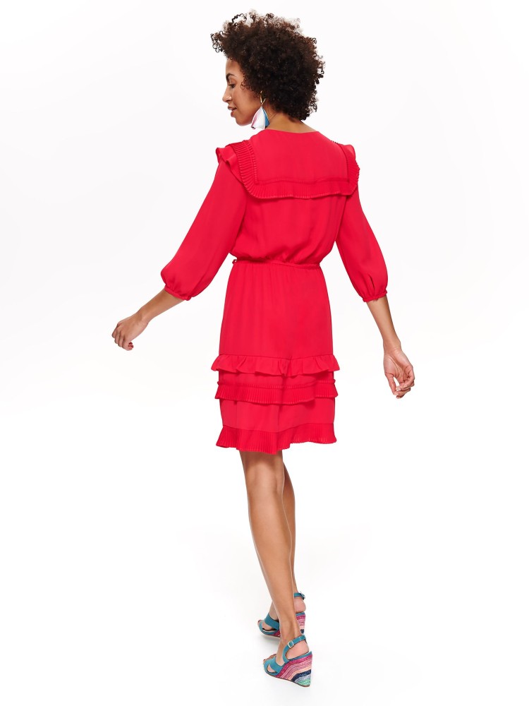 Elegancka sukienka z plisowaniem