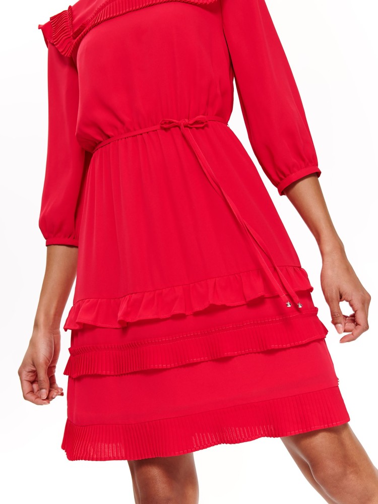 Elegancka sukienka z plisowaniem