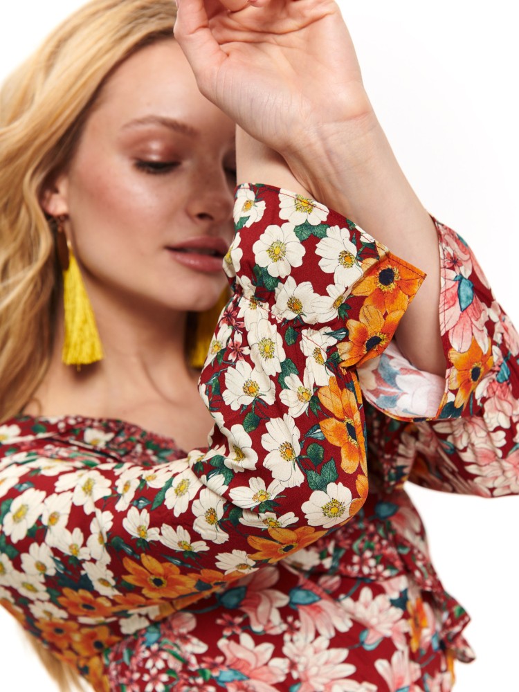 Sukienka maxi w kwiatowy wzór zdobiona falbaną