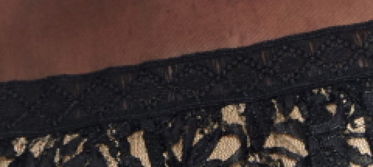 Sukienka z koronkową wstawką