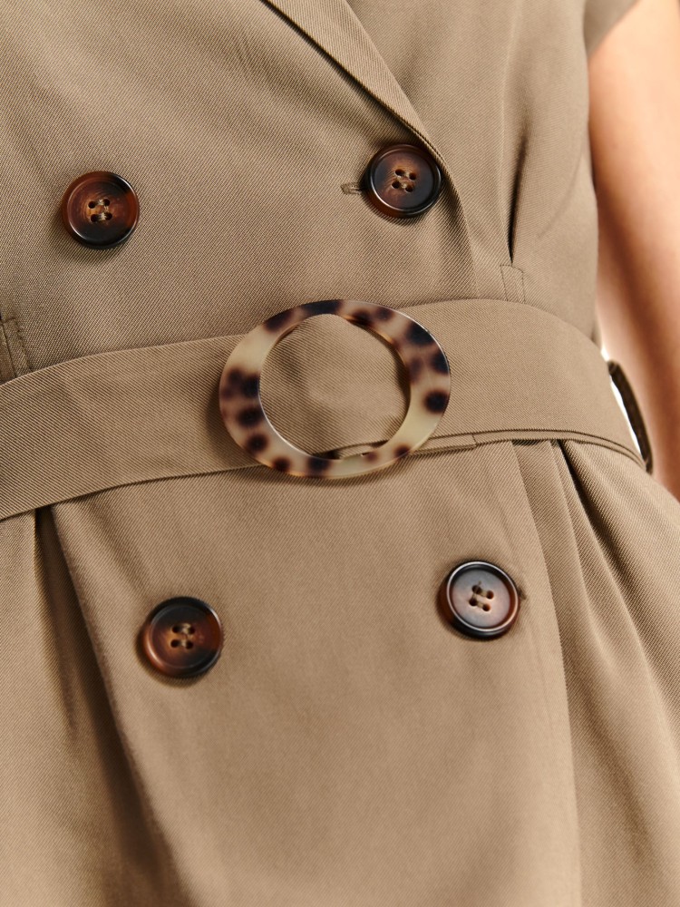 Dwurzędowa sukienka w styl safari