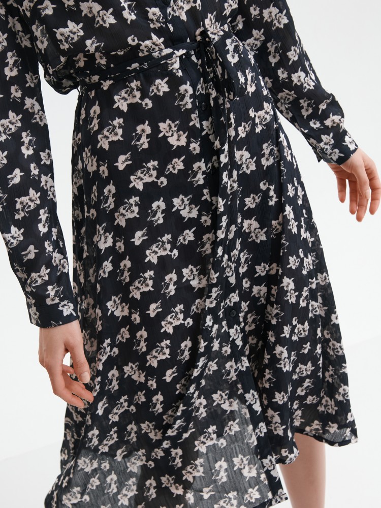 Sukienka z nadrukiem w kwiaty