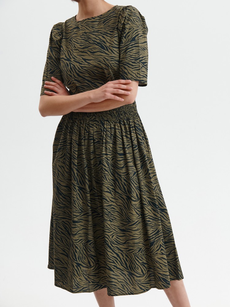 Sukienka w zwierzęcy nadruk