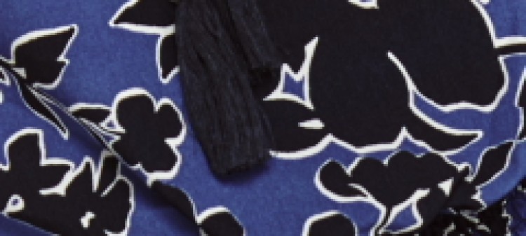 Sukienka w kwiaty z falbanami