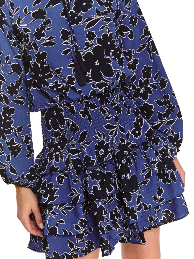 Sukienka w kwiaty z falbanami