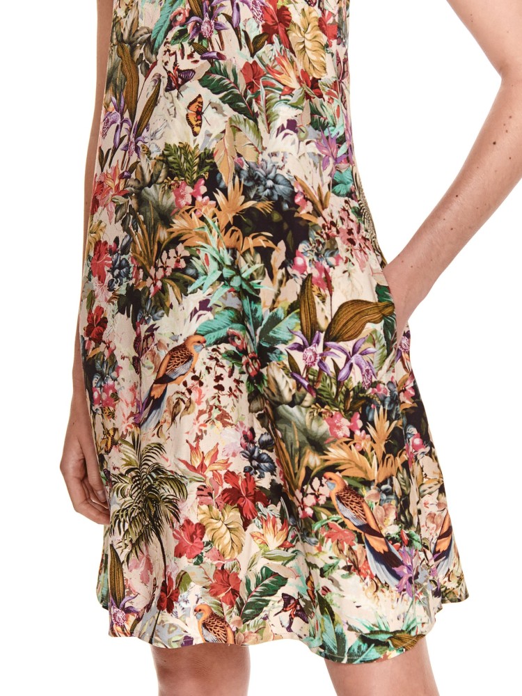 Sukienka z dekoltem halter w kolorowy nadruk