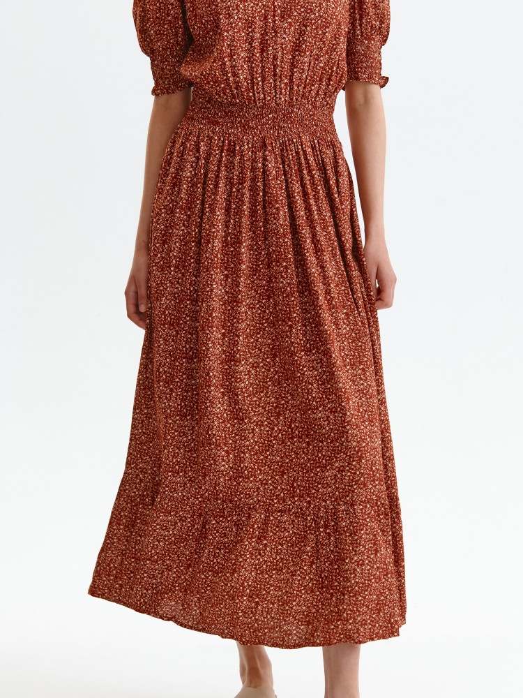 Sukienka z bufkami i szeroką gumą w pasie