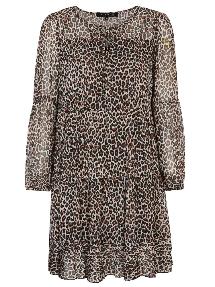 Sukienka w panterkę z falbanami