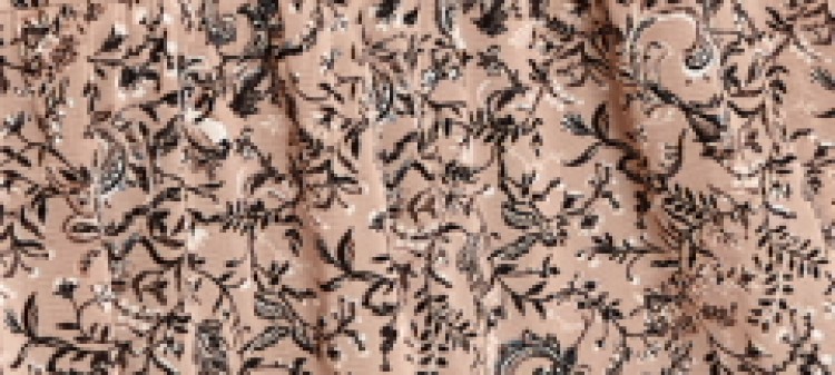 Wzorzysta sukienka o luźnym kroju Wzorzysta sukienka o luźnym kroju