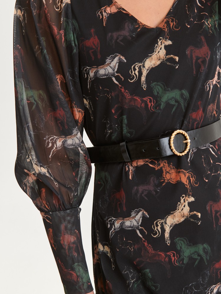 Sukienka z bufiastymi rękawami, z nadrukiem w konie