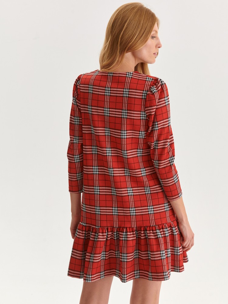 Krótka sukienka w czerwoną kratę