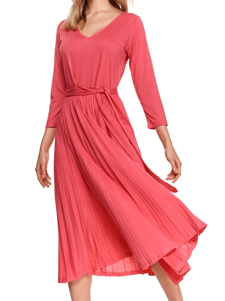 Dzianinowa sukienka z plisowanym dołem Dzianinowa sukienka z plisowanym dołem