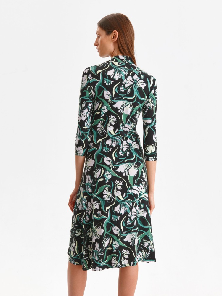 Dzianinowa sukienka z długim rękawem i golfem Dzianinowa sukienka z długim rękawem i golfem