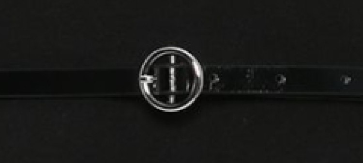 Dopasowana sukienka damska z paskiem