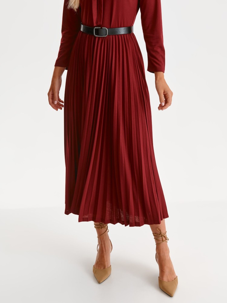 Plisowana sukienka z dekoltem w serek i wiązaniem